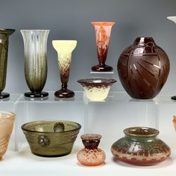 Treasureseeker Auctions - Collection of antique glass vases