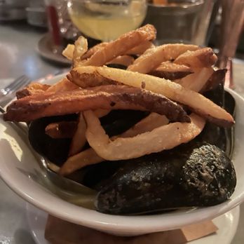 Buvette - MOULES au CURRY - French Near Me - New York, New York Buvette - MOULES au CURRY - French Near Me - New York, New York