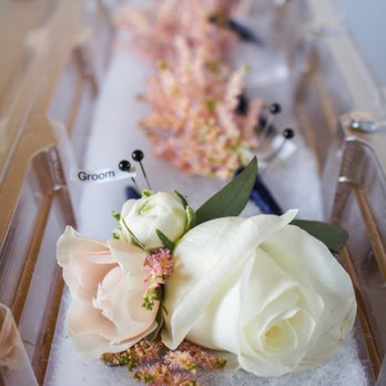Visual Impact Design - Beautiful groomsmen boutonnieres - Floral Designers Near Me
