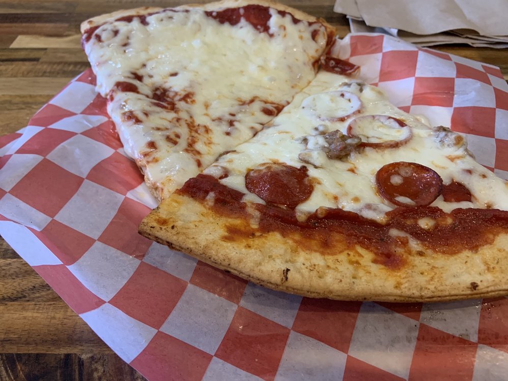 DOUGH MAMA’S PIZZERIA Updated October 2024 214 4th St, Des Moines