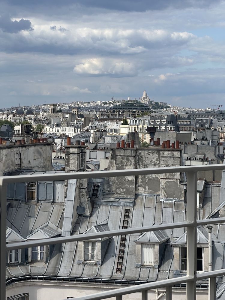 Le 43 Up On The Roof