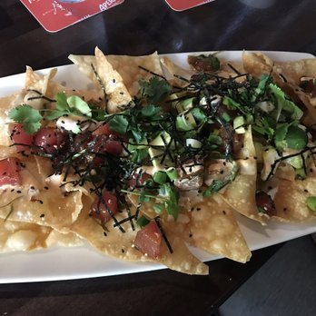 Yard House - Poke Nachos - New American Near Me - Orlando, Florida