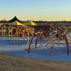 Carpenter Park - Nice sprawling playground!