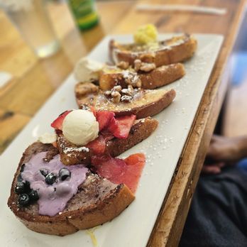 Batter & Berries - French Toast Flight Bacon - Breakfast & Brunch Near Me - Chicago, Illinois