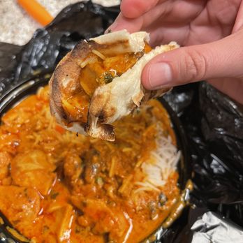 Curry Hut - Chicken Tikka Masala W/ Garlic Naan - Indian Near Me - La Mirada, California Curry Hut - Chicken Tikka Masala W/ Garlic Naan - Indian Near Me - La Mirada, California