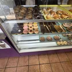 Helen Donut - Display