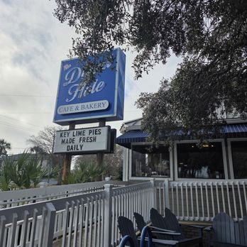 Donut Hole Bakery Cafe - Donuts Near Me - Destin, Florida