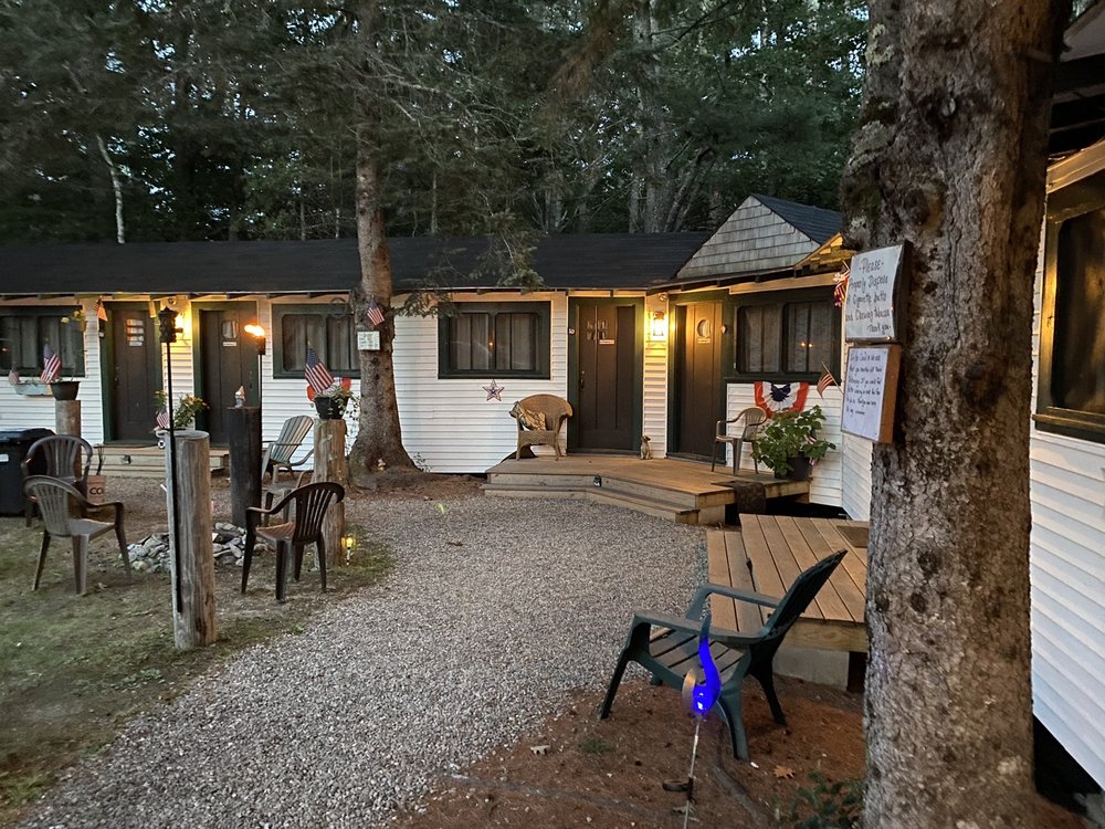 PINE SHORE MOTEL & CABINS Updated August 2024 24 Photos 1171