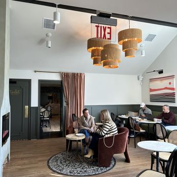 Red Dessert Dive - Indoor seating - Coffee & Tea Near Me - Houston, Texas