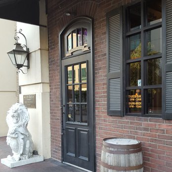 Scruffy Duffies - Main entrance. - Pubs Near Me - Plano, Texas