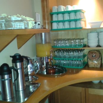 Le Champlain Hotel - juice and cereals - Hotels Near Me - Quebec City, Quebec Le Champlain Hotel - juice and cereals - Hotels Near Me - Quebec City, Quebec
