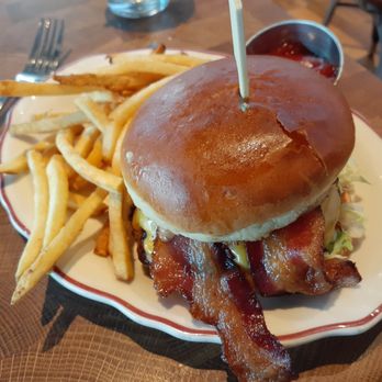 Zinburger - Sam burger - New American Near Me - Scottsdale, Arizona