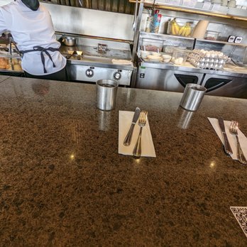 Liliha Bakery - Bakeries Near Me - Honolulu, Hawaii
