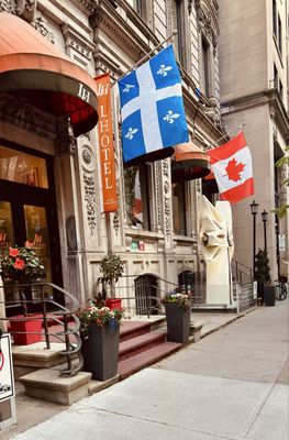 LHotel Montreal by null