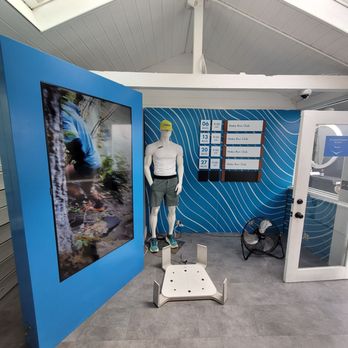 HOKA Store -Venice - Shoe Stores Near Me - Venice, California
