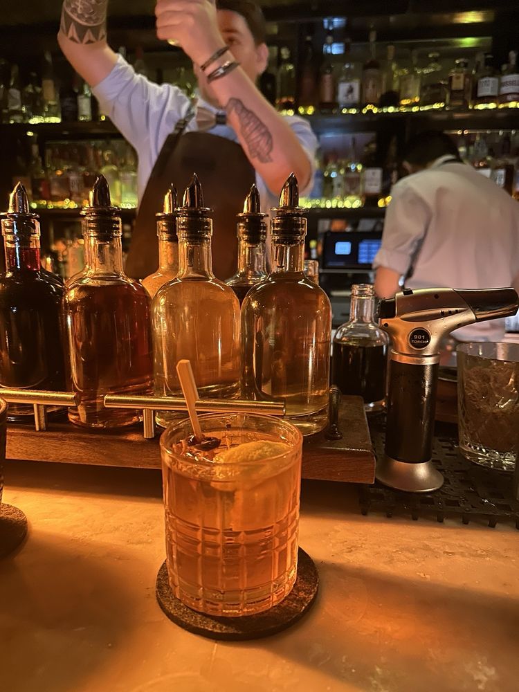 Swizzle Rum Bar & Drinkery Image