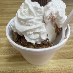 Skips Dairy Bar & Grill - Ultimate peanut butter sundae