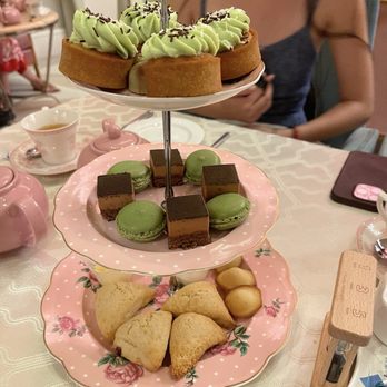 Camellias - Sweets tiers - Champagne Bars Near Me - Charleston, South Carolina