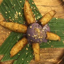 Dekada Historic Filipino Cuisine - Turon Ala mode