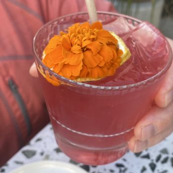 Twelvemonth - Cocktails outside - Vegan Near Me - Burlingame, California Twelvemonth - Cocktails outside - Vegan Near Me - Burlingame, California