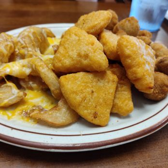 Ann's Country Kitchen - Appetizer sampler plate. - American Near Me - Lawton, Oklahoma Ann's Country Kitchen - Appetizer sampler plate. - American Near Me - Lawton, Oklahoma