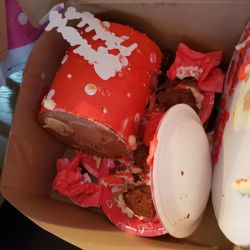 Tier Couture Bakery - Whole cake trashed cause thats what it tasted like