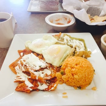 Antojitos Mexicanos Restaurant - Chilaquiles divorciados - Mexican Near Me - Paramount, California