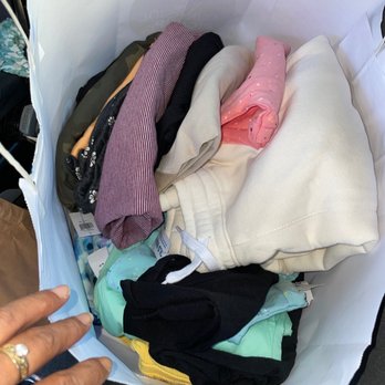 Old Navy Outlet - Total of 26 prices of clothings in here. All for the kids! - Men's Clothing Near Me - Waipahu, Hawaii Old Navy Outlet - Total of 26 prices of clothings in here. All for the kids! - Men's Clothing Near Me - Waipahu, Hawaii
