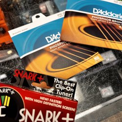 Music & Arts - Strings and tuner