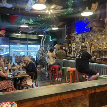 Dutch's Brewhouse - Breweries Near Me - Long Beach, California