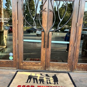 Bandits' Grill & Bar - Front door inside - Barbeque Near Me - Thousand Oaks, California