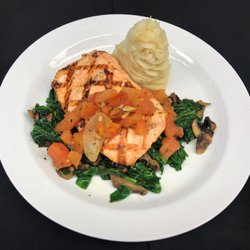 Sip & Savor - Grilled Salmon, marinated tomato relish, sautéed spinach and mushroom, mashed potatoes... Any more reasons to visit Sip & Savor?!