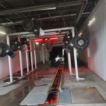 Cobblestone Car Wash Express - Dangling Fan - Car Wash Near Me - Arvada, Colorado