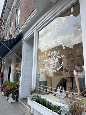 Woodstock Scoops by null