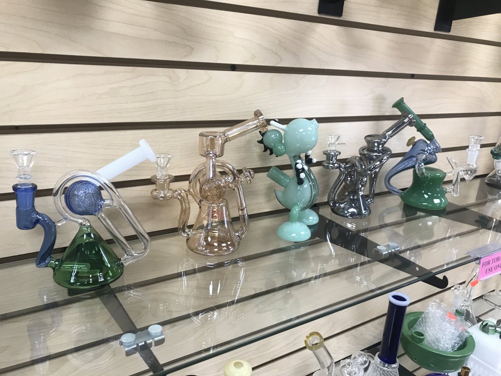 SMOKER’S DELIGHT TOBACCO & VAPE 23 Photos 43384 E Florida Ave