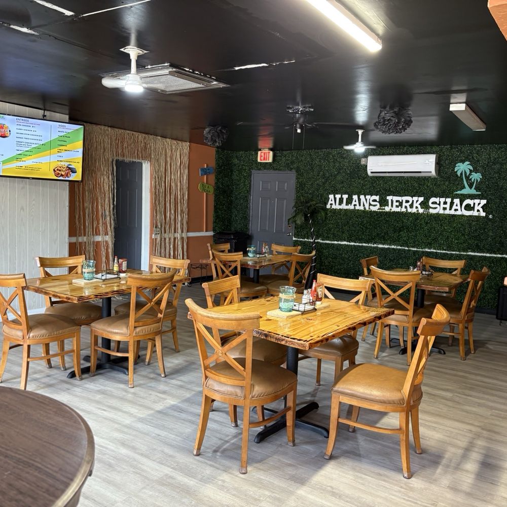 Allan's Jerk Shack - Dining area - Food Trucks Near Me - Orlando, Florida Allan's Jerk Shack - Dining area - Food Trucks Near Me - Orlando, Florida