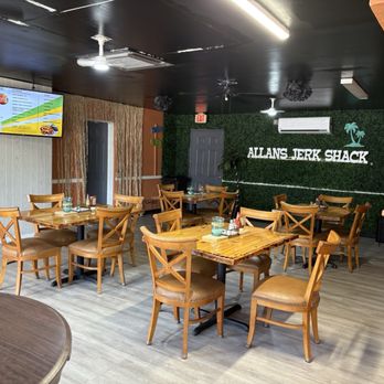 Allan's Jerk Shack - Dining area - Food Trucks Near Me - Orlando, Florida Allan's Jerk Shack - Dining area - Food Trucks Near Me - Orlando, Florida