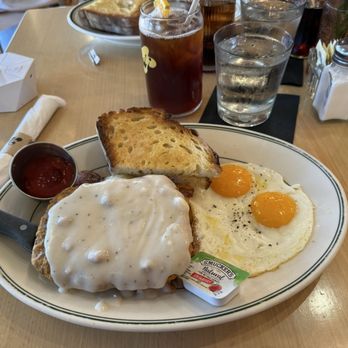Madi - Chicken Fried Steak & Eggs - Breakfast & Brunch Near Me - San Diego, California Madi - Chicken Fried Steak & Eggs - Breakfast & Brunch Near Me - San Diego, California