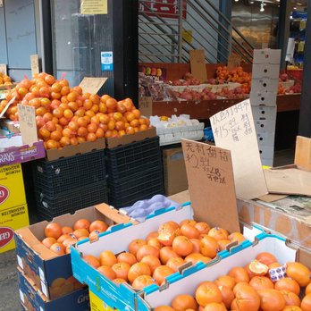 Chinatown - Oranges are so fresh (10th St) - Landmarks & Historical Buildings Near Me