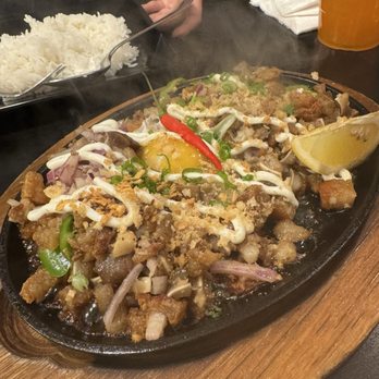 Kalye Bistro - Filipino Near Me - Woodside, New York