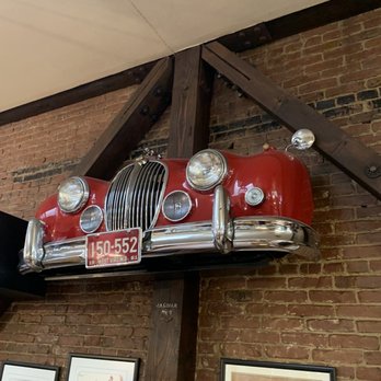 Omelette Express - Old cars on the walls made waiting for good food really easy ! - Breakfast & Brunch Near Me - Santa Rosa, California