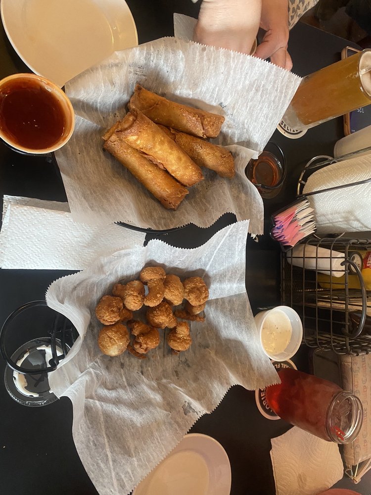 CADDYSHACK SPORTS BAR & GRILL Updated August 2024 16 Photos & 12