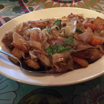 Mongkut Thai Restaurant - Vegan drunken noodles!! - Thai Near Me - San Clemente, California Mongkut Thai Restaurant - Vegan drunken noodles!! - Thai Near Me - San Clemente, California