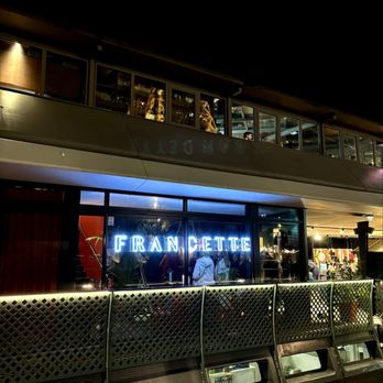 Francette - Front of restaurant - French Near Me - Paris
