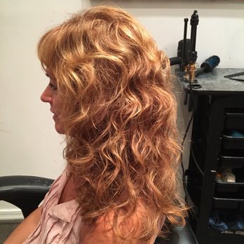 Salon Cxe - Highlight and natural curl - Hair Salons Near Me - Phoenix, Arizona Salon Cxe - Highlight and natural curl - Hair Salons Near Me - Phoenix, Arizona
