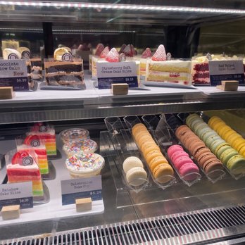 Paris Baguette - cake and macaron - Bakeries Near Me - Miami, Florida Paris Baguette - cake and macaron - Bakeries Near Me - Miami, Florida