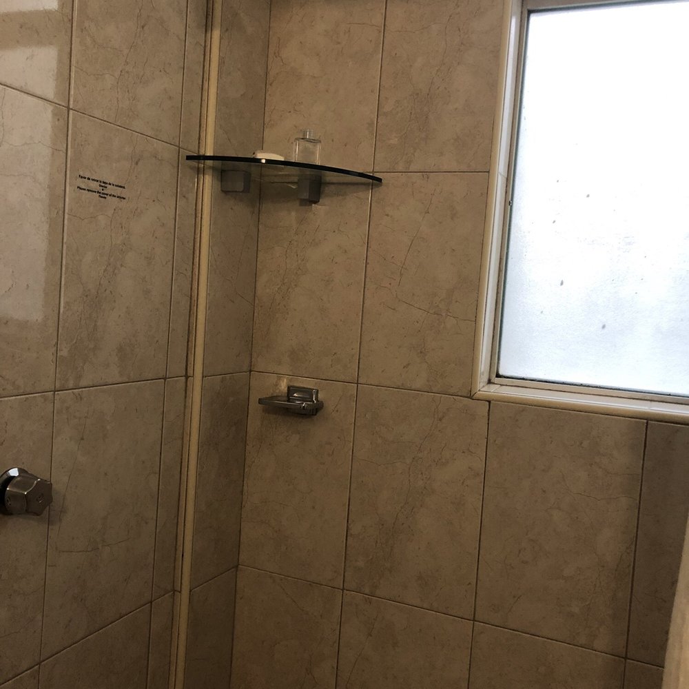 Hotel Oaxaca Real - Shower in Standard Room - Hotels Near Me - Oaxaca, OAX
