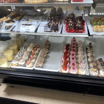 The Mayflower Bakery - Cupcakes and other pastries - Bakeries Near Me - Linthicum Heights, Maryland The Mayflower Bakery - Cupcakes and other pastries - Bakeries Near Me - Linthicum Heights, Maryland