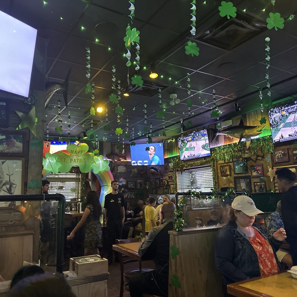 Flanigan's - West Palm Beach - Main dining area! All decorated for St Patrick's Day! - Seafood Near Me - West Palm Beach, Florida