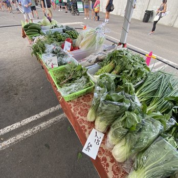 Ed's Little Farm - a variety of vegetables on a table - Farmers Market Near Me - Honolulu, Hawaii Ed's Little Farm - a variety of vegetables on a table - Farmers Market Near Me - Honolulu, Hawaii